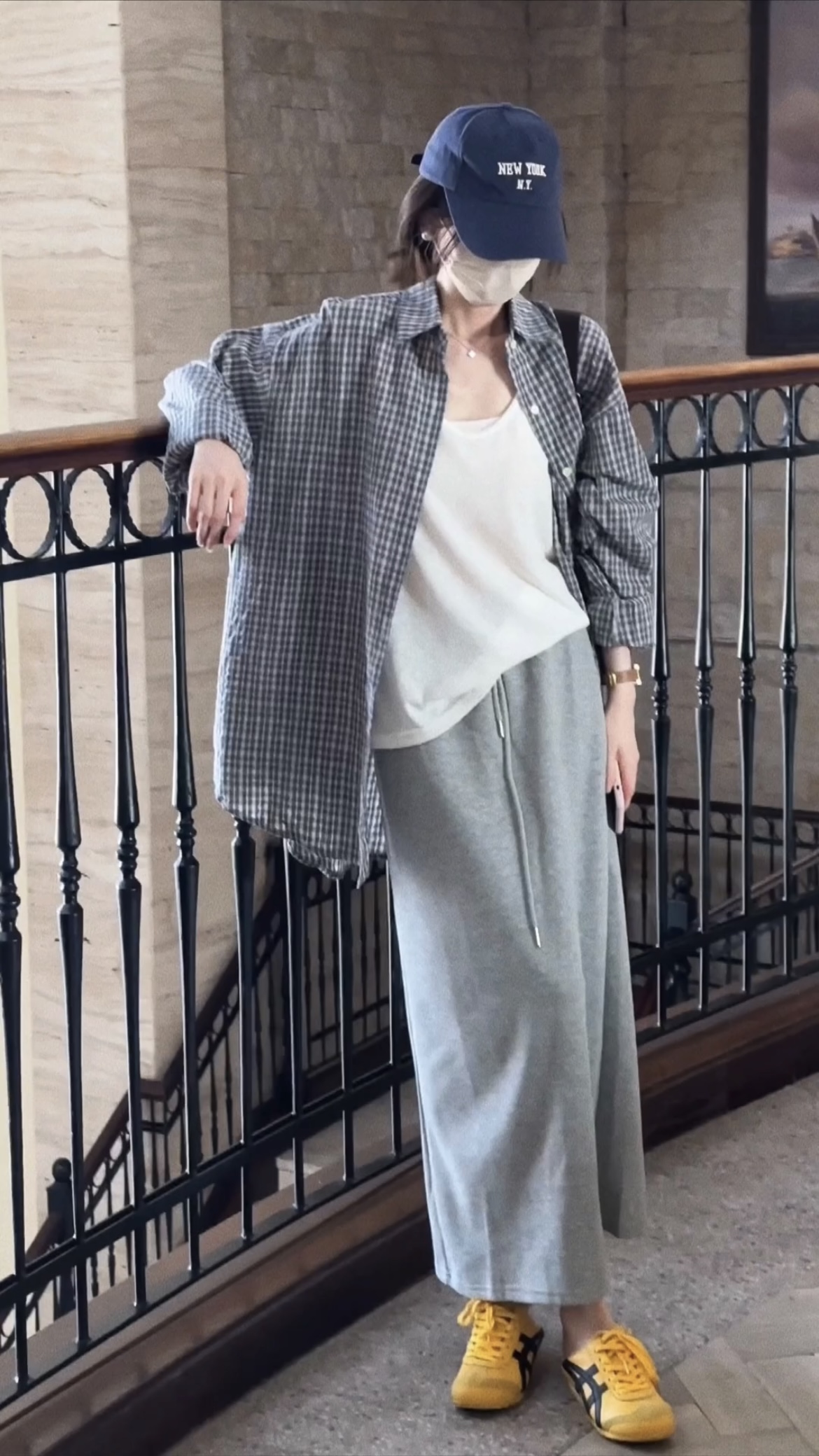 Autumn New Simple Vest with Sporty Skirt and Plaid Shirt Set