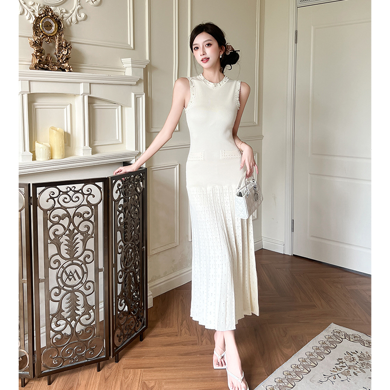 2026 Spring Summer French Vintage Beaded Sleeveless Knit Bodycon Dress - Image 3