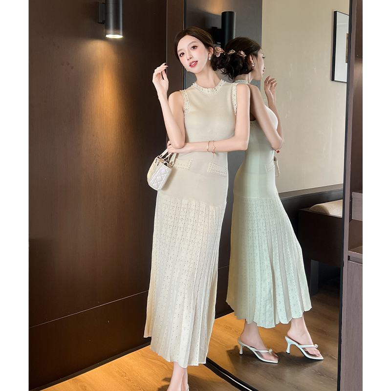 2026 Spring Summer French Vintage Beaded Sleeveless Knit Bodycon Dress - Image 4