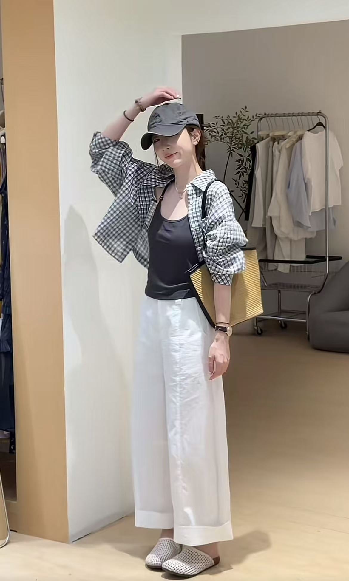 2025 Autumn Slimming Vest Plaid Shirt Wide-Leg Pants Three-Piece Set for Women - Image 2