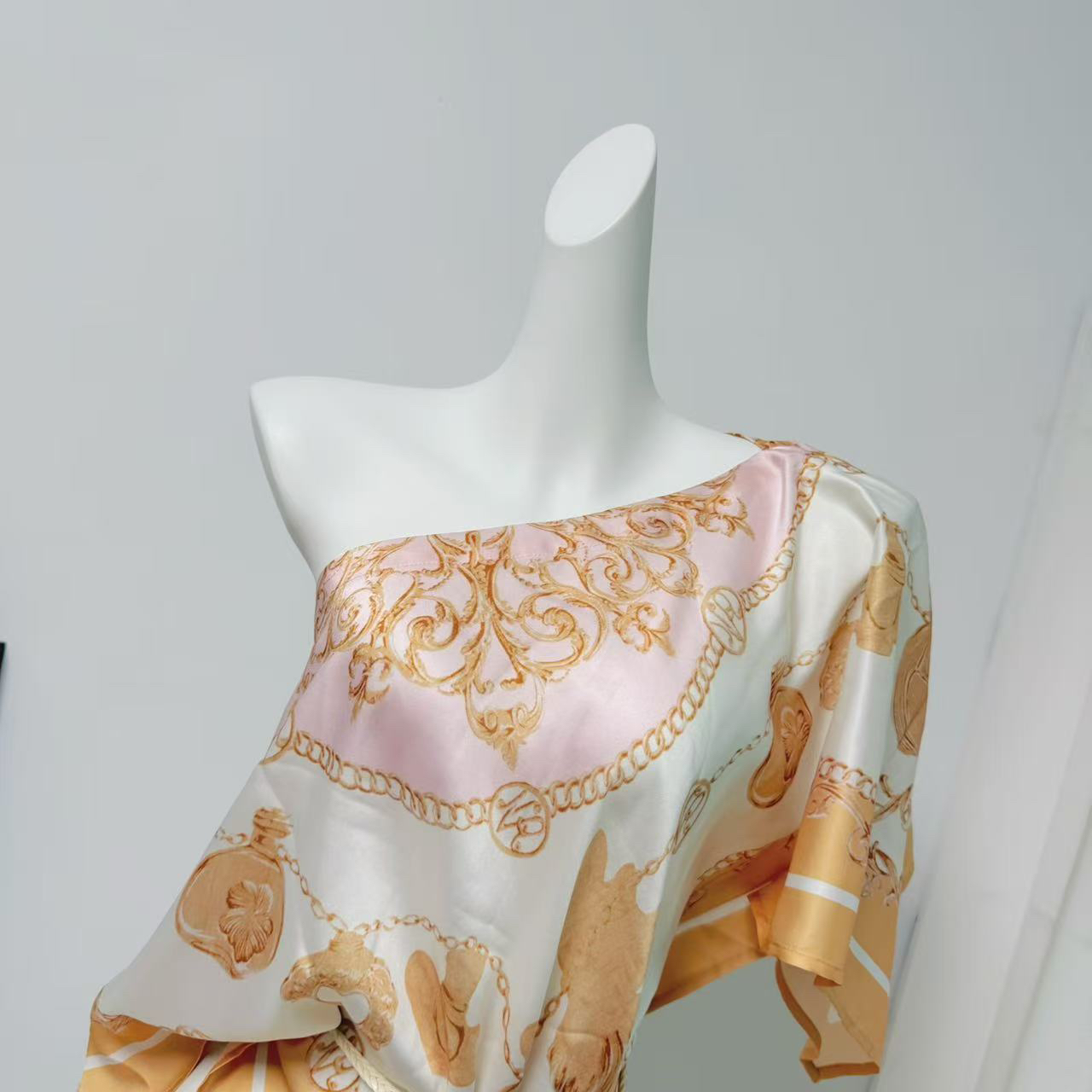 Women's Sweet Dream Print Square Scarf Top Summer Retro Off-Shoulder - Image 4