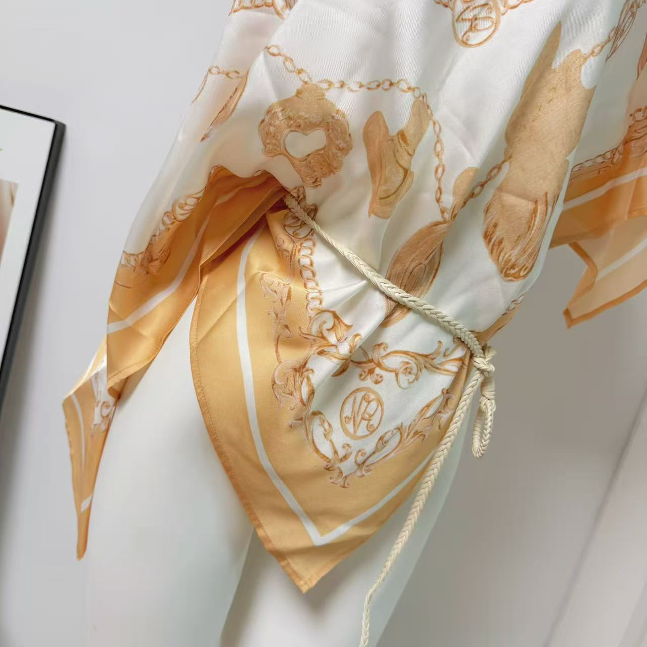 Women's Sweet Dream Print Square Scarf Top Summer Retro Off-Shoulder - Image 5